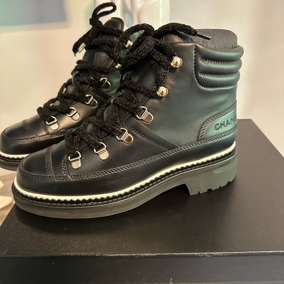 Chanel boots - Picture 3 of 6
